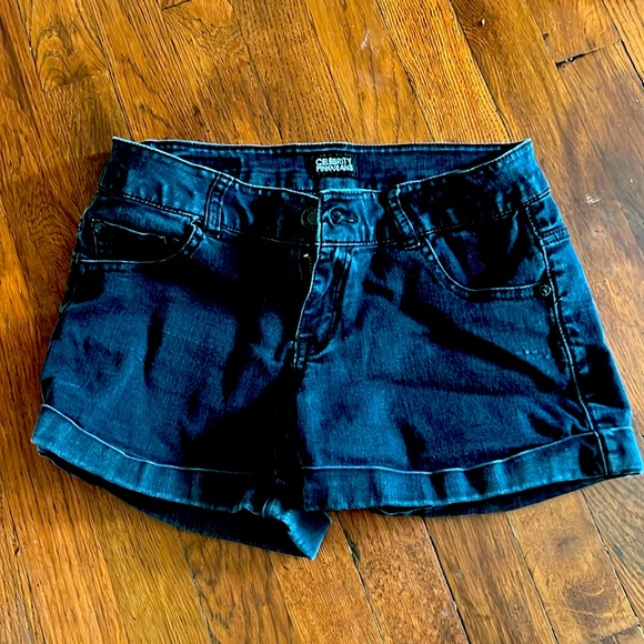 Jean Short- Size 5 - Picture 1 of 3